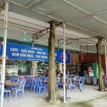 Không gian- Chung Anh - Coffee Giải Khát & Kem Bốn Mùa
