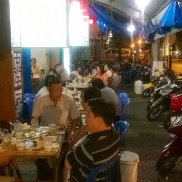 Không gian- Quán Ăn Hồng Ngọc - Bò Nướng & Hải Sản - Phan Bội Châu