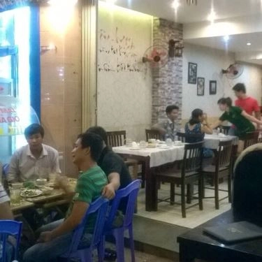 Không gian- Quán Ăn Hồng Ngọc - Bò Nướng & Hải Sản - Phan Bội Châu