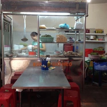 Không gian- Quán Ăn Bún Bò Ngân - Cư Xá Tự Do