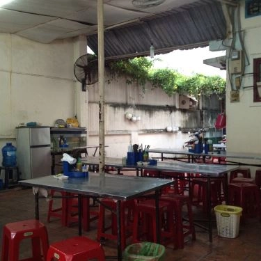Không gian- Quán Ăn Bún Bò Ngân - Cư Xá Tự Do