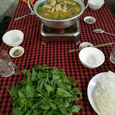 Món ăn- Quán Ăn Hạnh Đà Lạt - Lẩu Gà Lá É