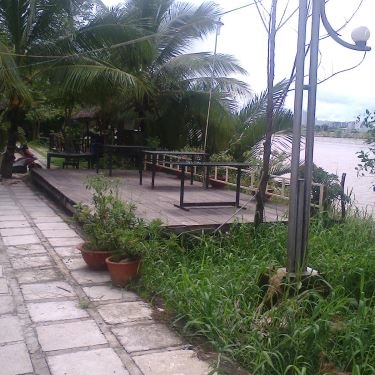 Không gian- Quán Ăn Quán Bờ Sông Thanh Thảo