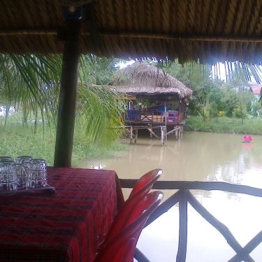 Không gian- Quán Ăn Quán Bờ Sông Thanh Thảo