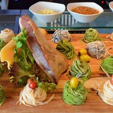 Professional- Nhà Hàng Novotel Premier Han River Restaurant