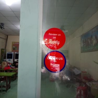 Không gian- Quán Ăn Cơm Gà Xối Mỡ Thạch Lam 2