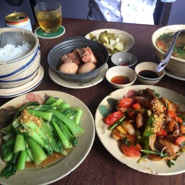 Professional- Nhà Hàng Quán Bụi - Authentic Vietnamese Cuisine