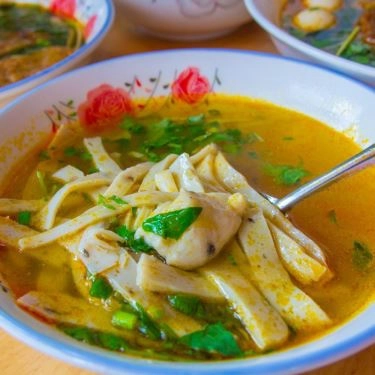 Professional- Quán Ăn Bánh Canh Bà Bé Chợ Cồn - Hoàng Diệu