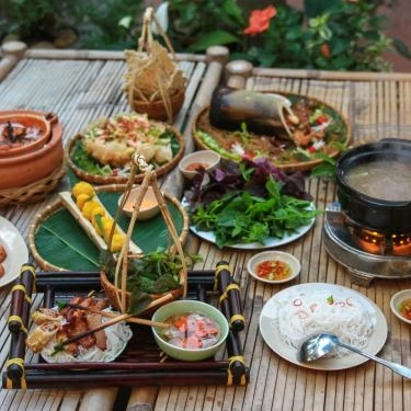 Professional- Nhà Hàng Hội Quán 5 Bánh 2 Cá