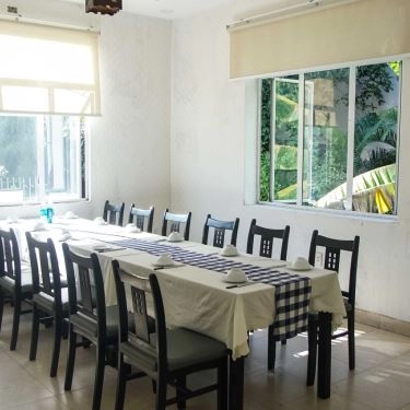 Professional- Nhà Hàng Sáu Niên Restaurant - Hải Sản Tươi Sống