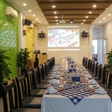 Professional- Nhà Hàng Sáu Niên Restaurant - Hải Sản Tươi Sống