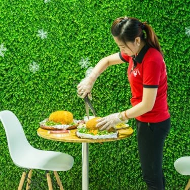 Tổng hợp- Quán Ăn Bà Dung - Gà Không Lối Thoát - Nguyễn Văn Lộc