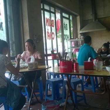 Không gian- Quán Ăn Bà Học - Bún Chả, Nem Đặc Sản