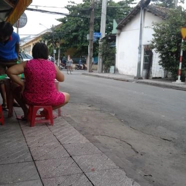 Không gian- Quán Ăn Ba Long - Cơm Tấm & Bò Né