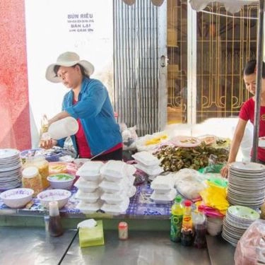 Không gian- Quán Ăn Bánh Huế - Chợ Bàn Cờ