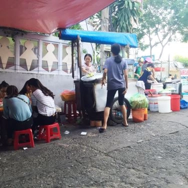 Không gian- Quán Ăn Quán Tâm - Bánh Canh Cá Lóc & Riêu Cua