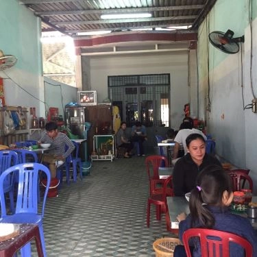 Không gian- Quán Ăn Bánh Canh Huế - Nguyễn Huy Tưởng