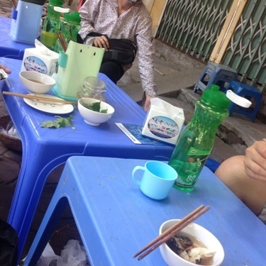 Không gian- Quán Ăn Bánh Cuốn - Bế Văn Đàn