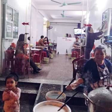 Không gian- Bánh Cuốn Bà Huệ