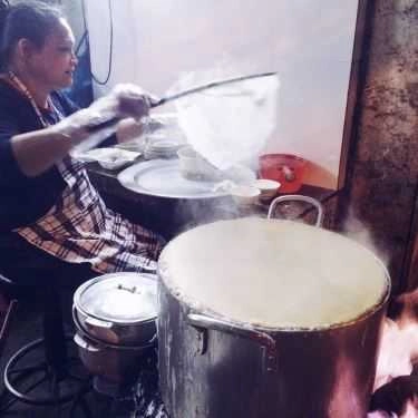 Không gian- Bánh Cuốn Bà Huệ