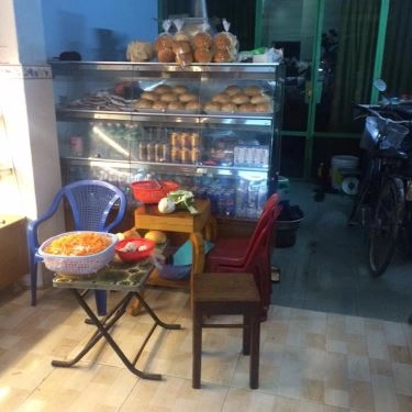 Không gian- Quán Ăn Bánh Cuốn & Bánh Đập