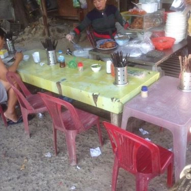 Không gian- Quán Ăn Bánh Cuốn & Bún Thịt Nướng