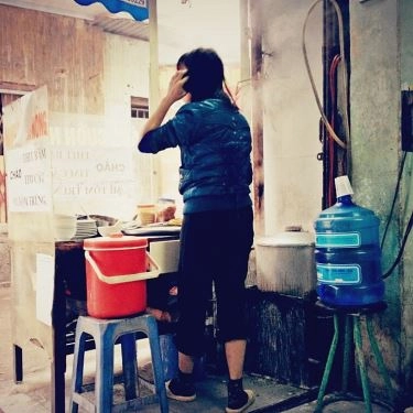 Không gian- Quán Ăn Bánh Cuốn & Gà Tần - Đường Láng