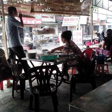 Không gian- Quán Ăn Bánh Cuốn Lê Đức Thọ