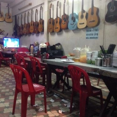 Không gian- Quán Ăn Bánh Cuốn - Ngô Gia Tự