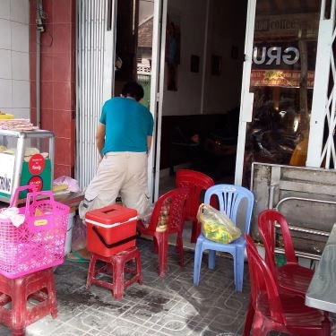 Không gian- Quán Ăn Bánh Cuốn Nóng - Trần Bình Trọng