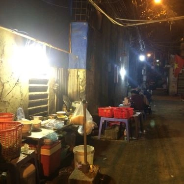 Không gian- Quán Ăn Bánh Đa Cua Phố Trung Liệt