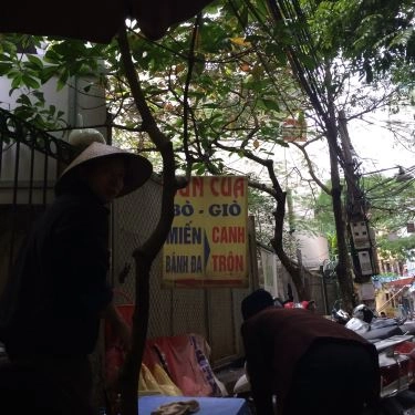 Không gian- Quán Ăn Bánh Đa Trộn & Bún Riêu - Nguyễn Thị Định