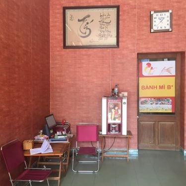 Không gian- Quán Ăn Bánh Mì B+ - Trương Định