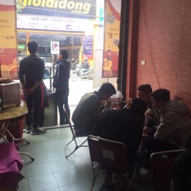 Không gian- Quán Ăn Bánh Mì B+ - Trương Định