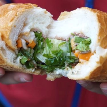 Món ăn- Quán Ăn Bánh Mì Cá - Hàng Xanh