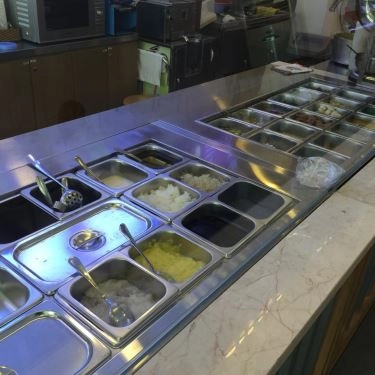 Không gian- Quán Ăn Bánh Mì - Chè Lúa Mía - Nguyễn Văn Trỗi