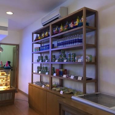 Không gian- Quán Ăn Bánh Mì - Chè Lúa Mía - Nguyễn Văn Trỗi