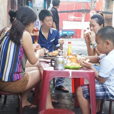 Tổng hợp- Quán Ăn Bánh Mì Hòa Mã - Bánh Mì Chảo