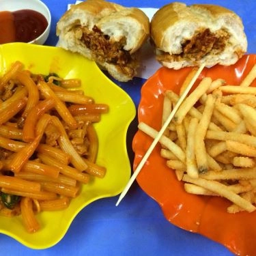 Món ăn- Quán Ăn Chú Tuấn - Bánh Mì Kẹp Nem Khoai