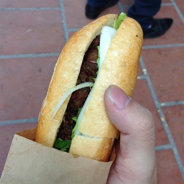 Món ăn- Quán Ăn Bánh Mì Ngố - Duy Tân