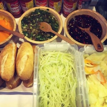 Món ăn- Quán Ăn Bánh Mì Thịt Nướng Bơ Campuchia
