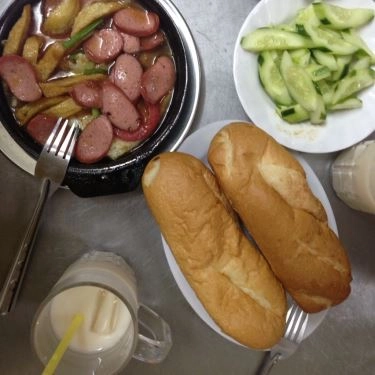 Món ăn- Quán Ăn Trung Thành - Bít Tết & Bánh Mì Chảo - Tô Hiệu