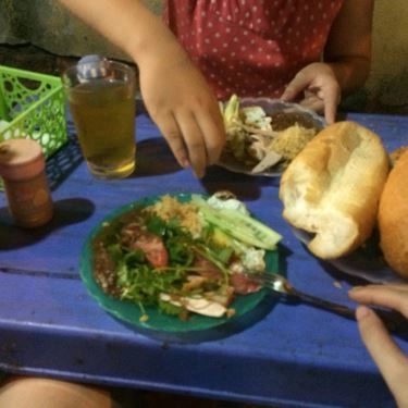 Món ăn- Quán Ăn Bánh Mì Ông Già - Ngõ Tự Do