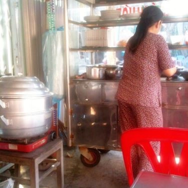 Không gian- Quán Ăn Bánh Ướt Bình Dân - Tỉnh Lộ 10