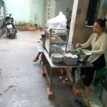 Không gian- Quán Ăn Cô Dung - Bánh Ướt