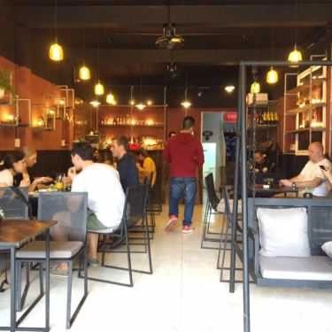 Không gian- Quán Ăn Bistro 34'
