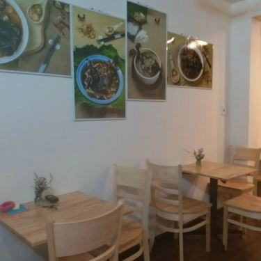Không gian- Quán Ăn Black Chicken - Gà Ác Tiềm Takeaway - Phạm Văn Hai