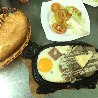 Món ăn- Quán Ăn Lão Hương Thân - Cơm Gà Xối Mỡ