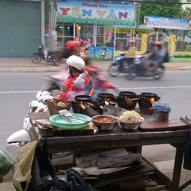 Không gian- Quán Ăn Bò Lá Lốt Xuân Cường