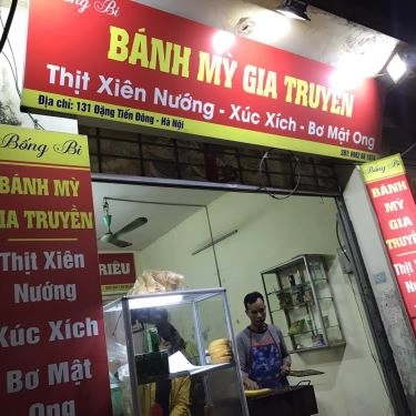 Không gian- Quán Ăn Bống Bi - Bánh Mì Thịt Xiên Nướng